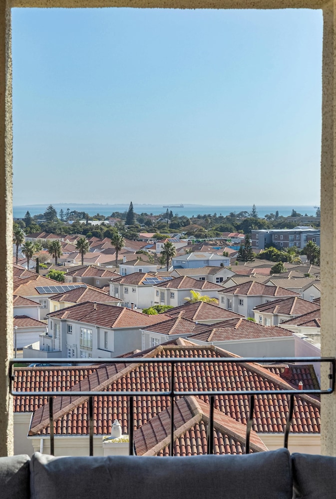 2 Bedroom, Mountain View Penthouse, Century City