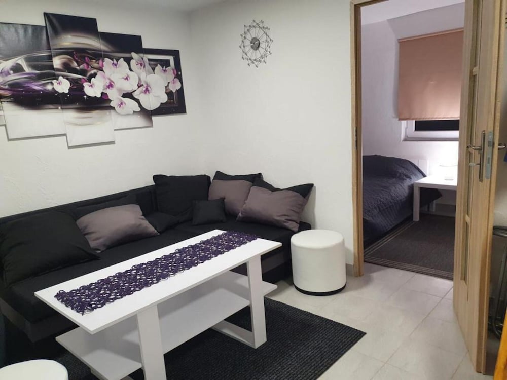 Comfortable Holiday Home, Sauna, Fishing Pond