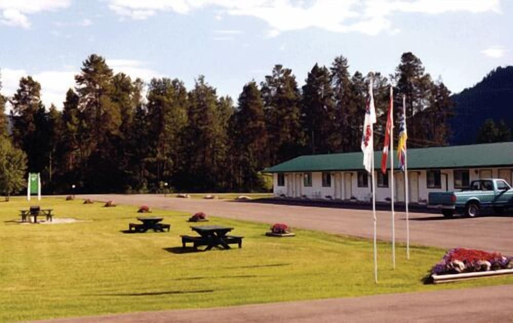 Mountain Springs Motel & RV Park
