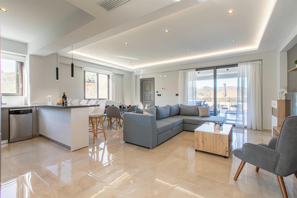 Neaira Apartments