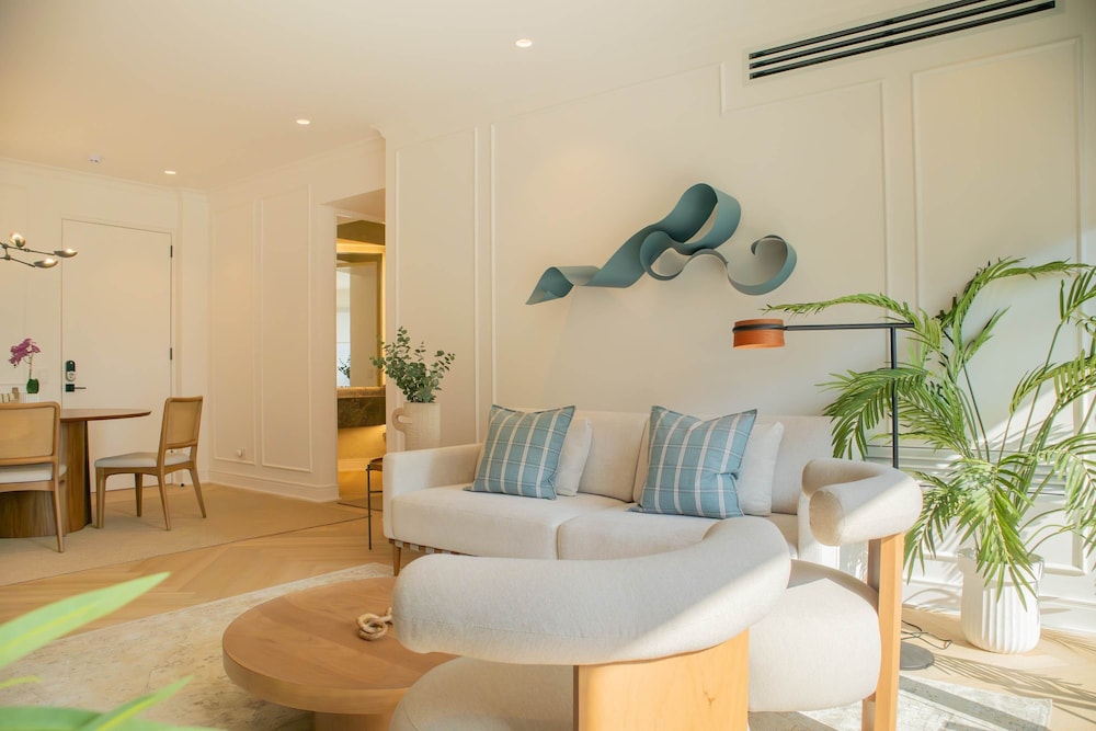 w Lovely 3BR With Incredible Balcony in Miraflores
