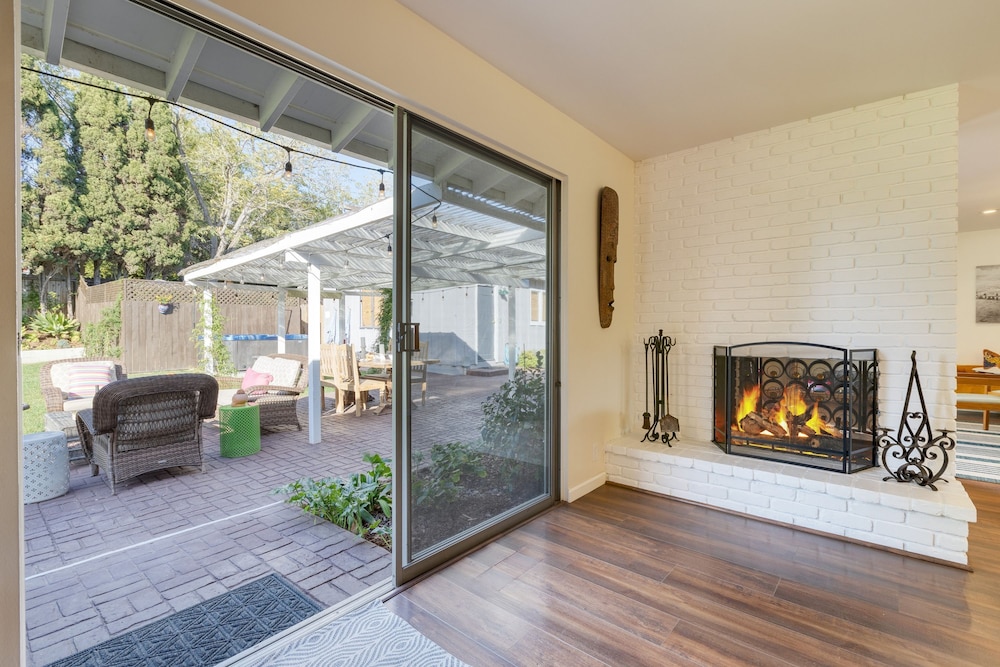Hummingbird Haven by Avantstay Dog-friendly Near the Beach Huge Yard Hot Tub