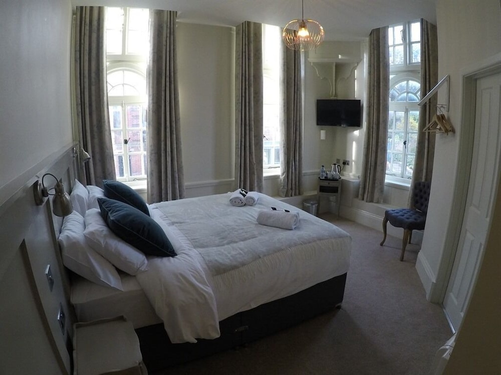 Marlborough Vacations - The Bear Marlborough - Property Image 3