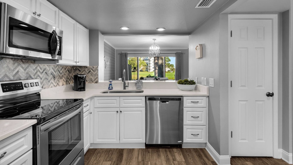 Waterfront Retreat in Sandestin w/ Golf Cart & Free Attraction Tickets!