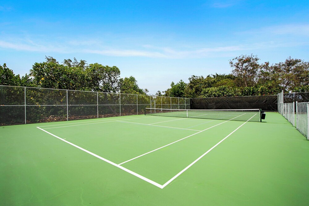 Fantastic Ocean & Golf Course Views - Close to Shopping & Beaches - Vrkcv