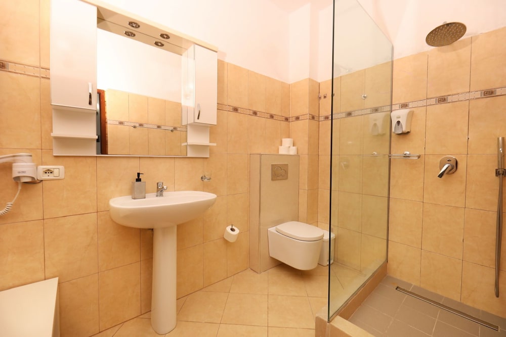 Hill Suites
