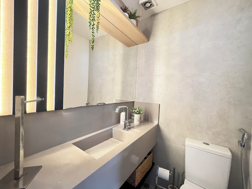 CM 304 - luxo conforto em frente ao mar