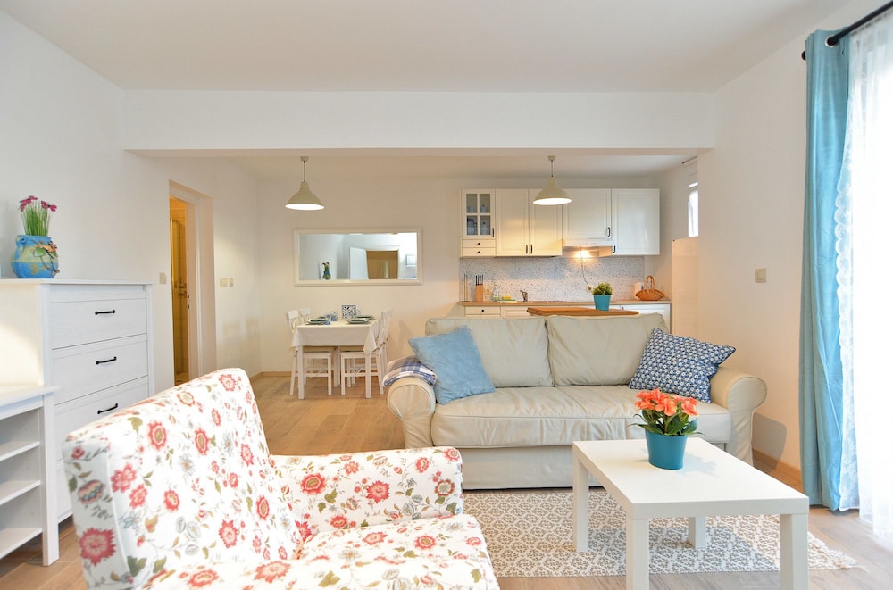 Apartment 1660 view 4
