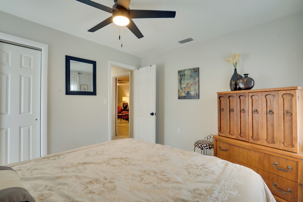 Walk to Redington Beach: Renovated Duplex w/ Patio