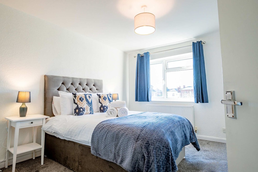 Host Stay Chestnut Residence