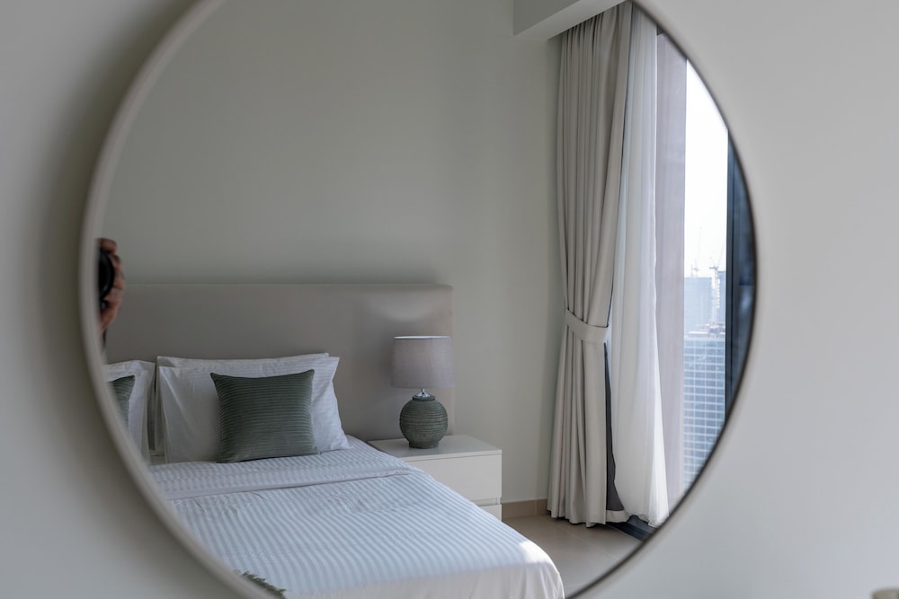 2BR High Floor Act I Act II T1