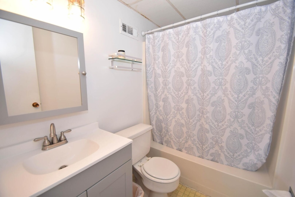 Ocean Trail 102 2 Br condo by RedAwning