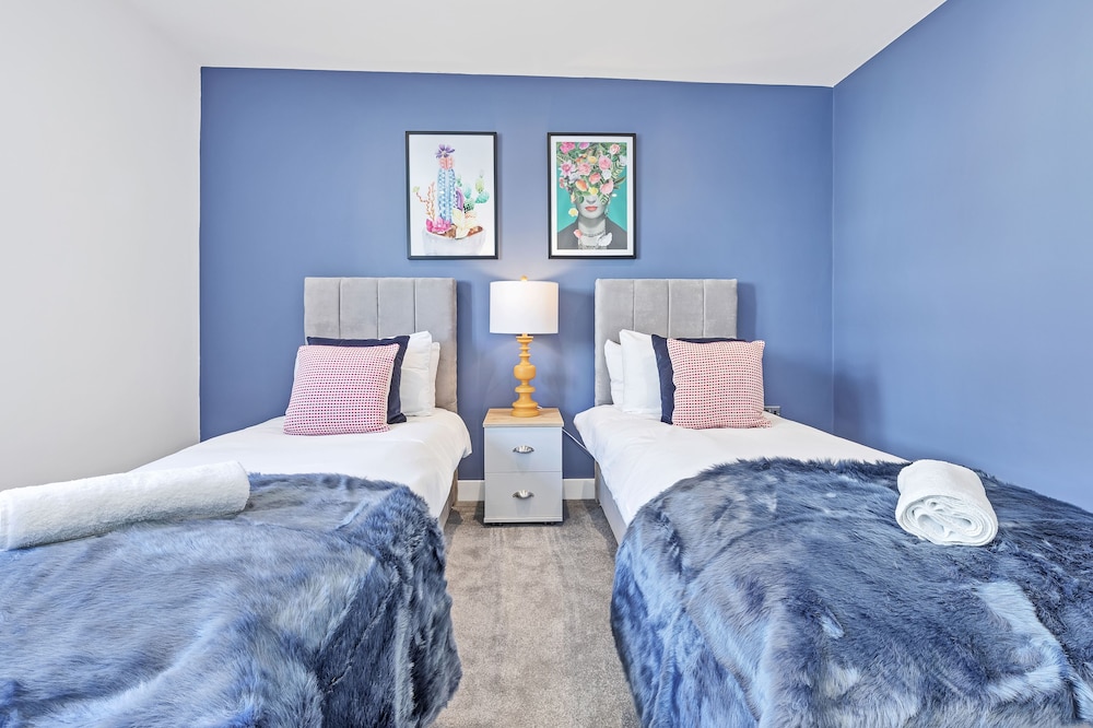 Right On : Bright On Apartment 1B | By My Getaways view 3
