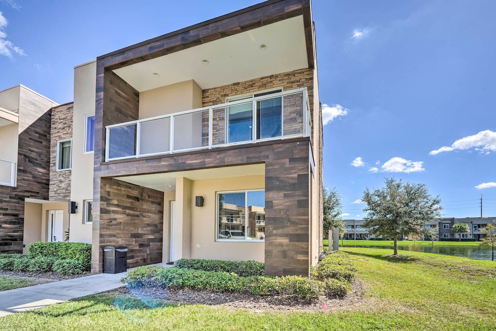 Upscale Townhome Close to Walt Disney World!