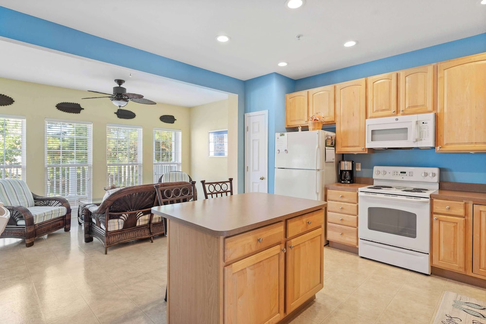 Creekside Getaway Stay for 8