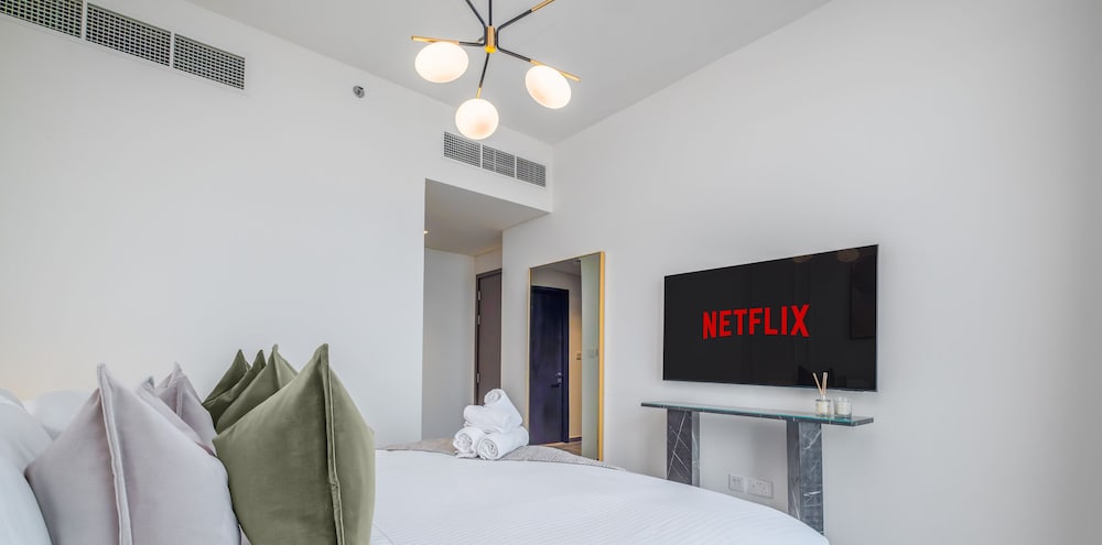 LUX The Dubai Creek Edge Suite