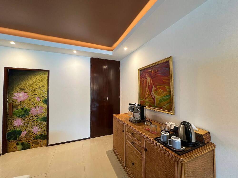 No8 Double Suite, Rainbow Arokaya Welnes
