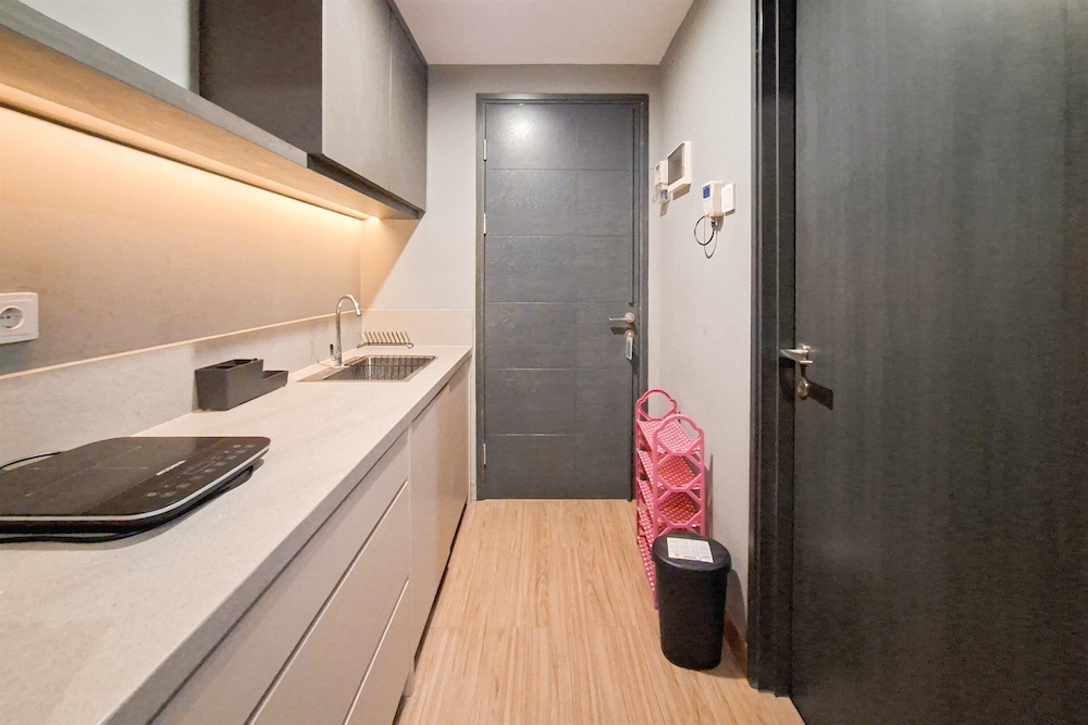 1Br Near Binus Alam Sutera At Collins Boulevard Apartement