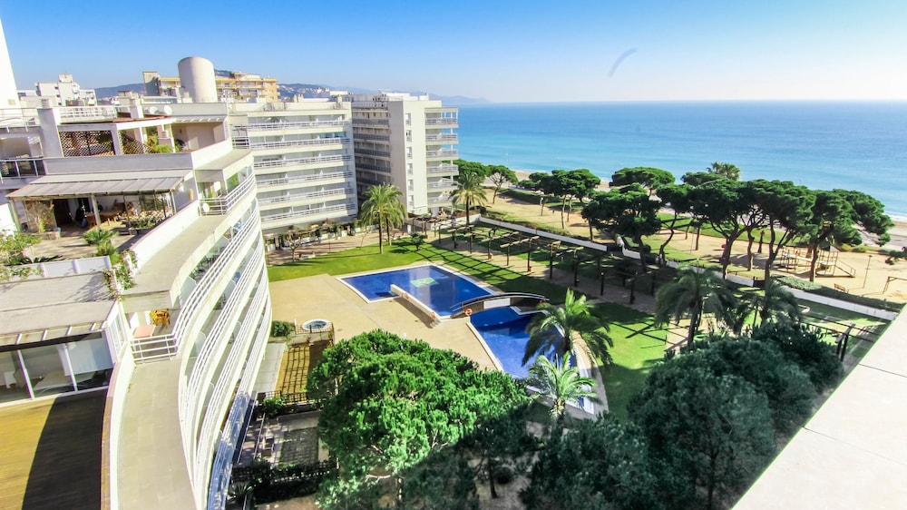Apartamentos S'abanell Central Park