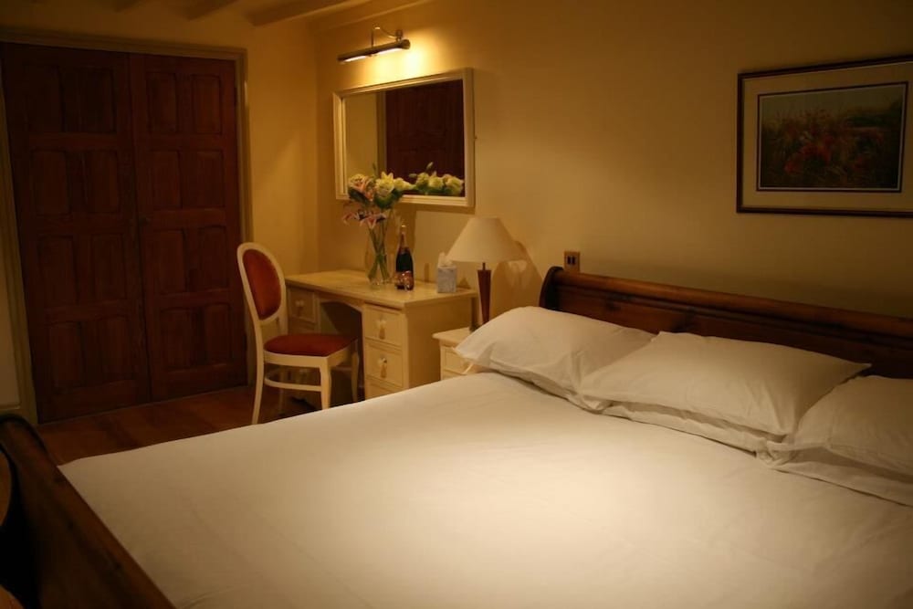 Shepton Mallet Vacations - The Thatched Cottage Inn - Property Image 50