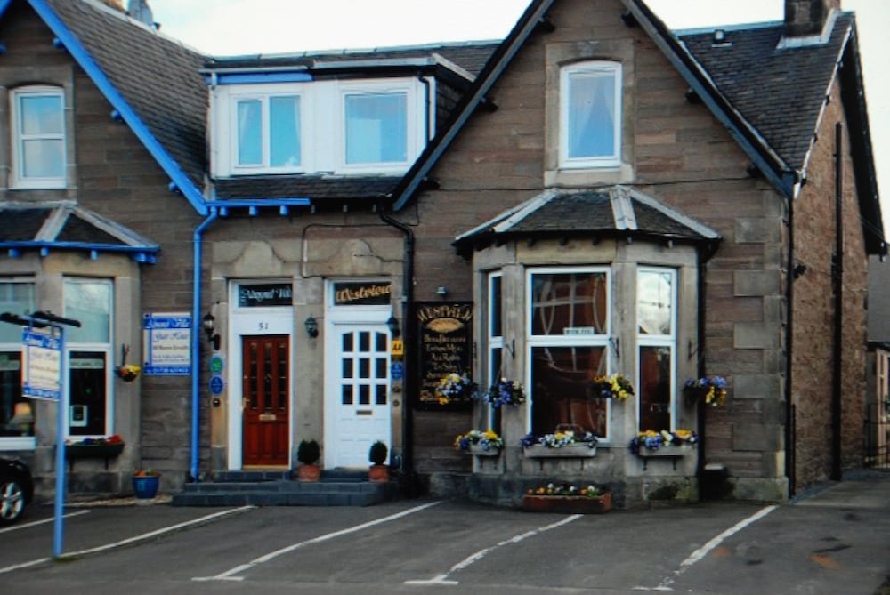 Hotel Westview - Image 1