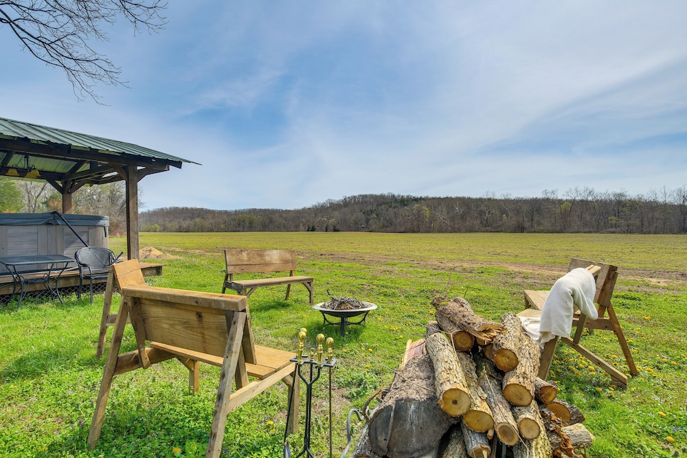 Hot Tub & Creek Views: Secluded Perryville Cabin
