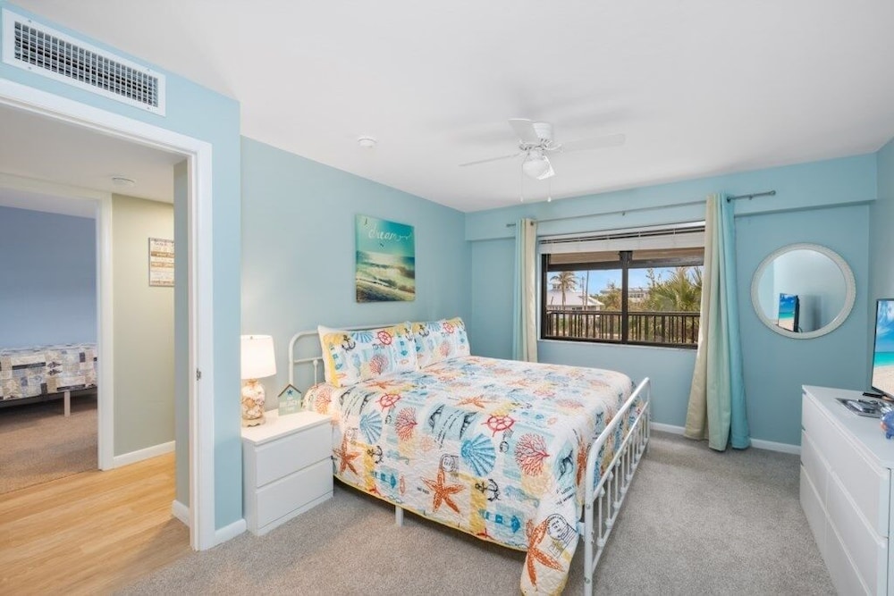 Kings Crown 209 2 Bedroom Condo