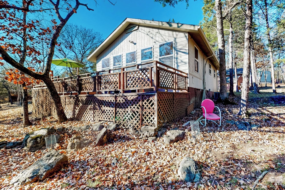 Relax at 'the Cove' Waterfront Getaway