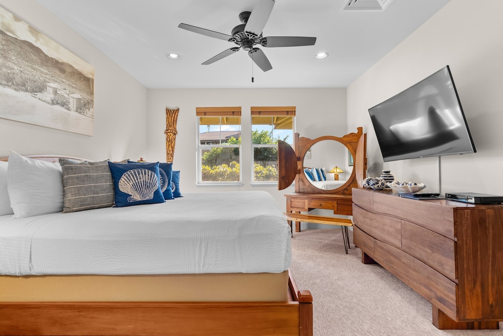 Peaceful Hawaiian Condo w Upscale Amenities - Near Dolphin Quest - Pool!- Vrkcv
