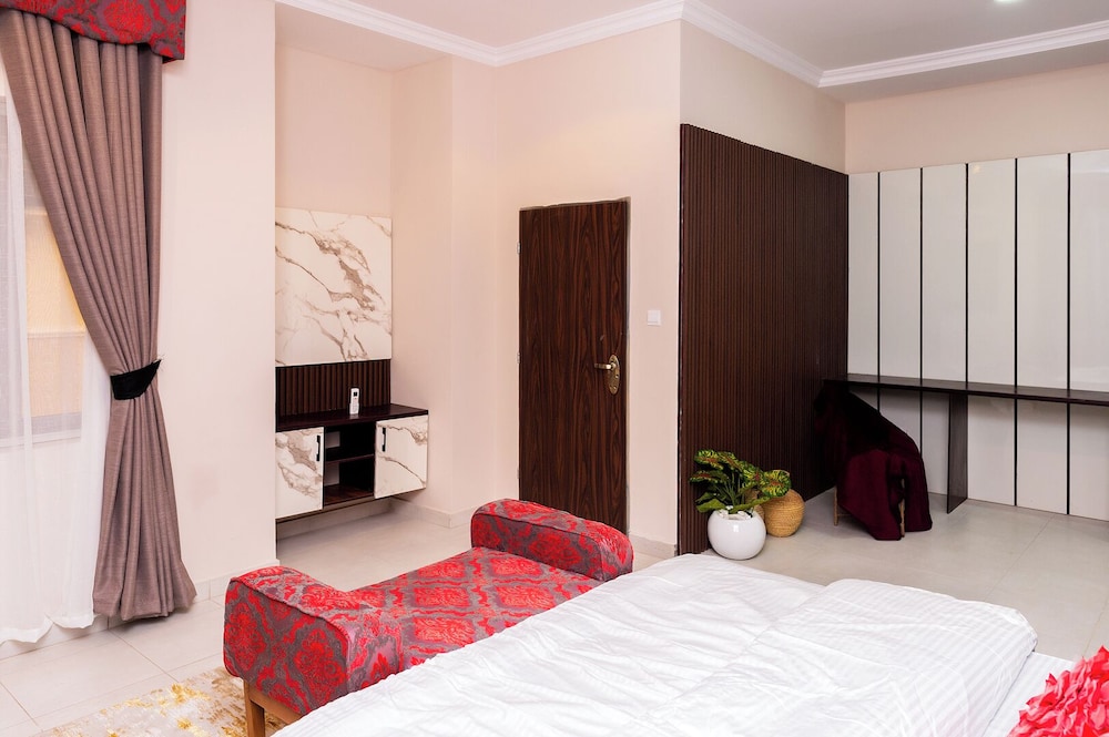 Clarus Apartments