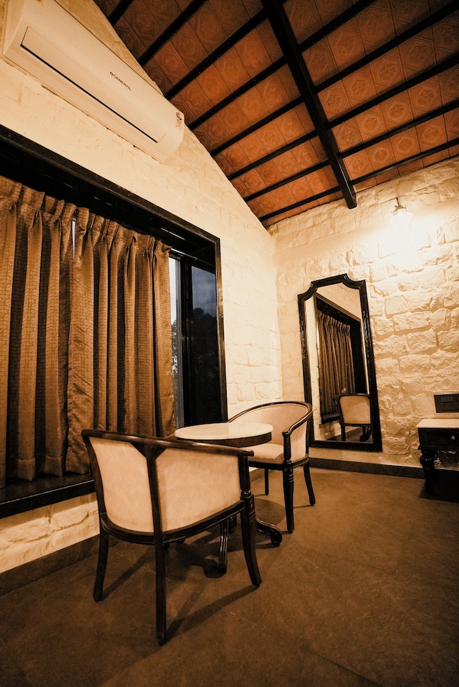 AKAY Resort & Villas