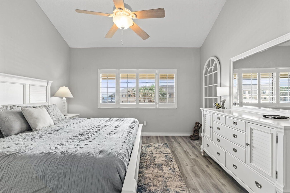 Blessed By The Sea Crescent Beach Activities 2 Bedroom Home