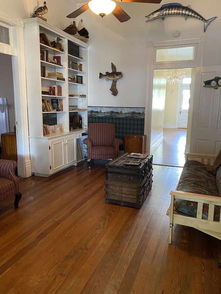 Carriage Lane Inn