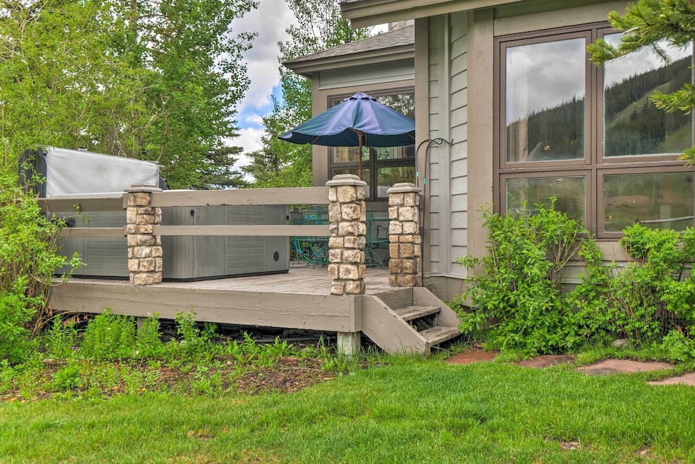 Walk to Ski Lift: Copper Mountain Home w/ Hot Tub view 5