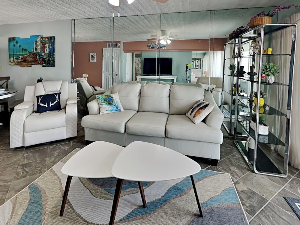 Sunny Sands by Ryson Vacation Rentals