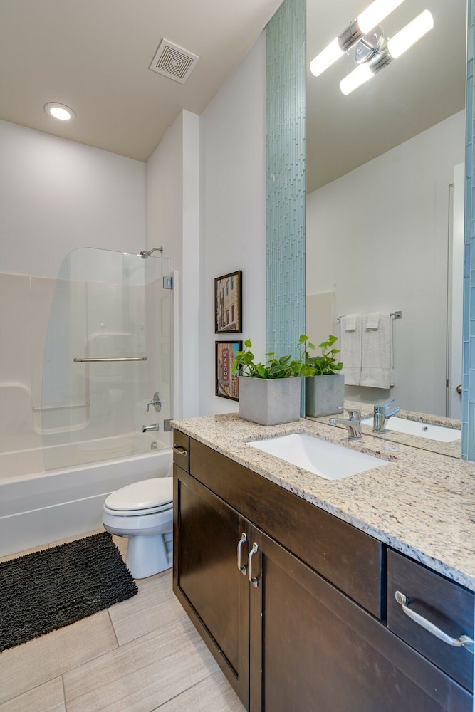Lofts At 30th - Urban Lodge - Mins to Broadway!
