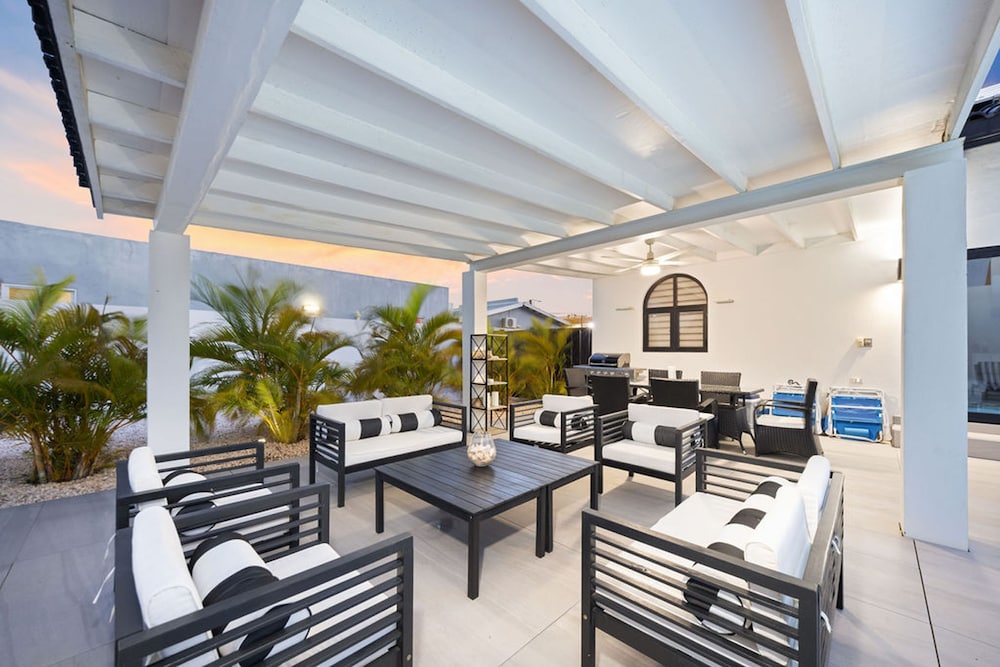 Tides Villa 4BR Private Pool Walk to the Beach