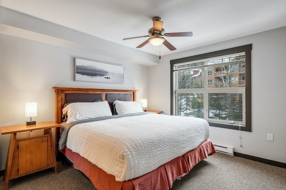 LARGE 3-Br 3-Ba | Ski In/Out | Pool & Hot Tubs | Central Upper Village Location - Image 5