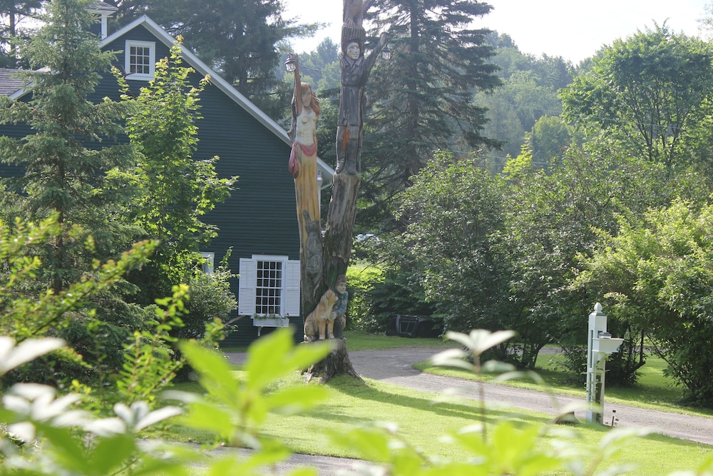 Lee Farm Inn