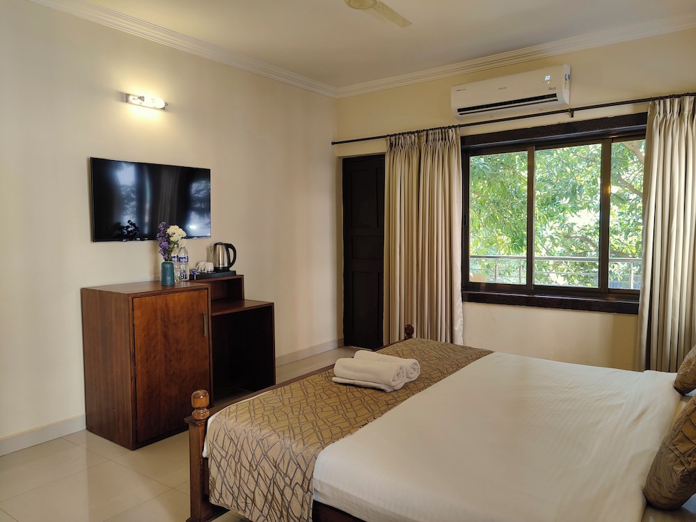 Q 23 Resort Candolim Beach
