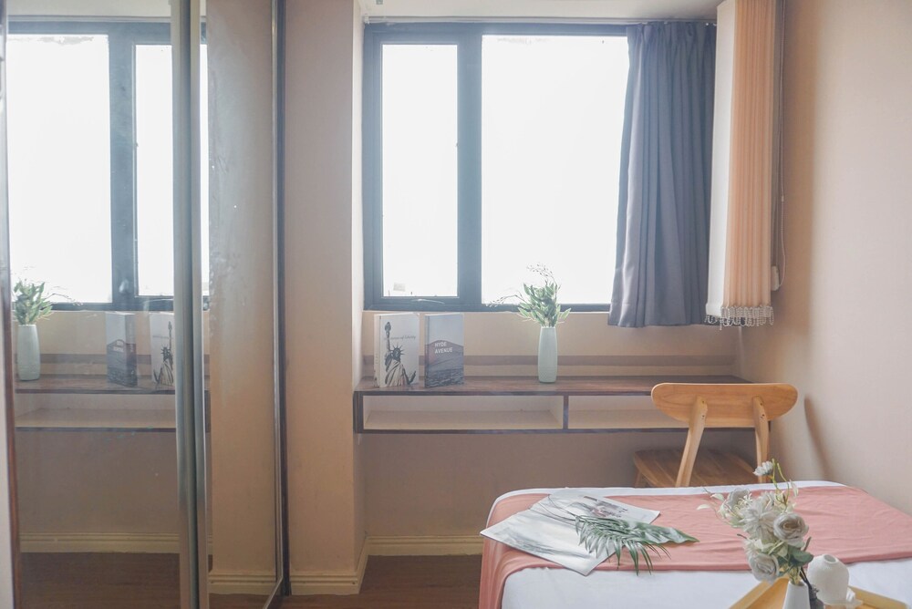 Homey And Cozy 3Br At Meikarta Apartment