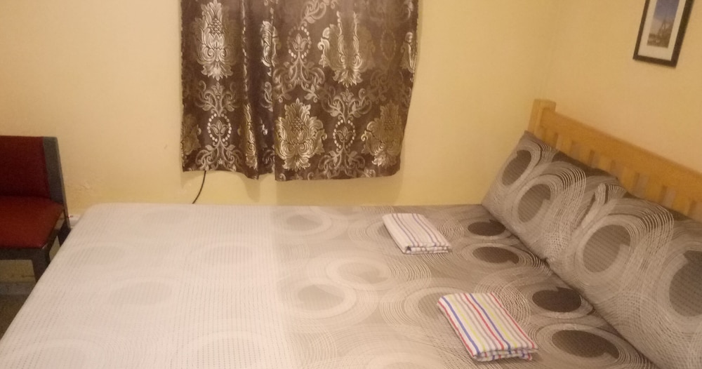 Despacito Rooms near Airport