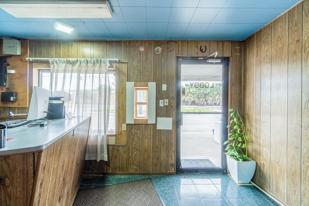 OYO Budget Inn Falfurrias Hwy 281