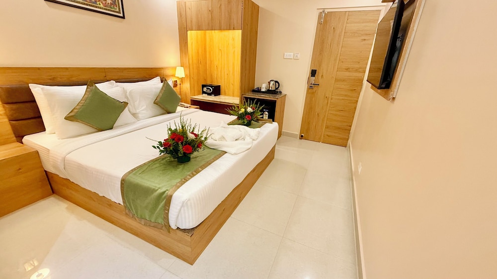 Hotel La Bella - near Sea Beach