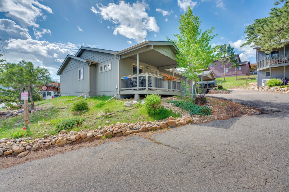 1 Mi to Dtwn Estes Park: Mtn-view Haven!