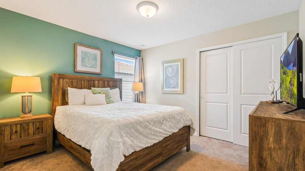 Exquisite Villa: Pool, Smart Tvs, Near Disney view 3