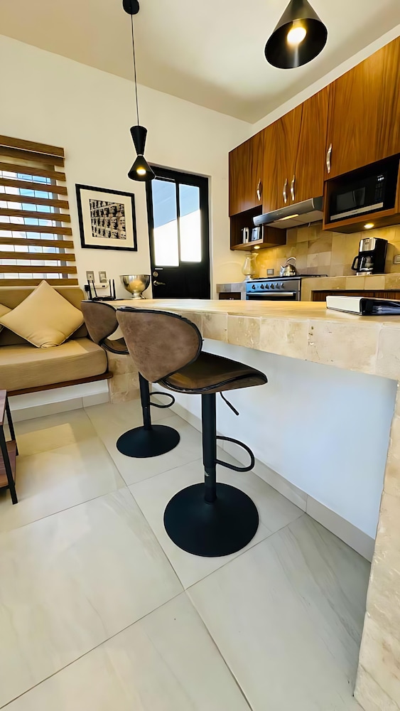 Ajijic 1 Bedroom Guesthouse -walk To Everything -patio -bikes - Pickleball Court