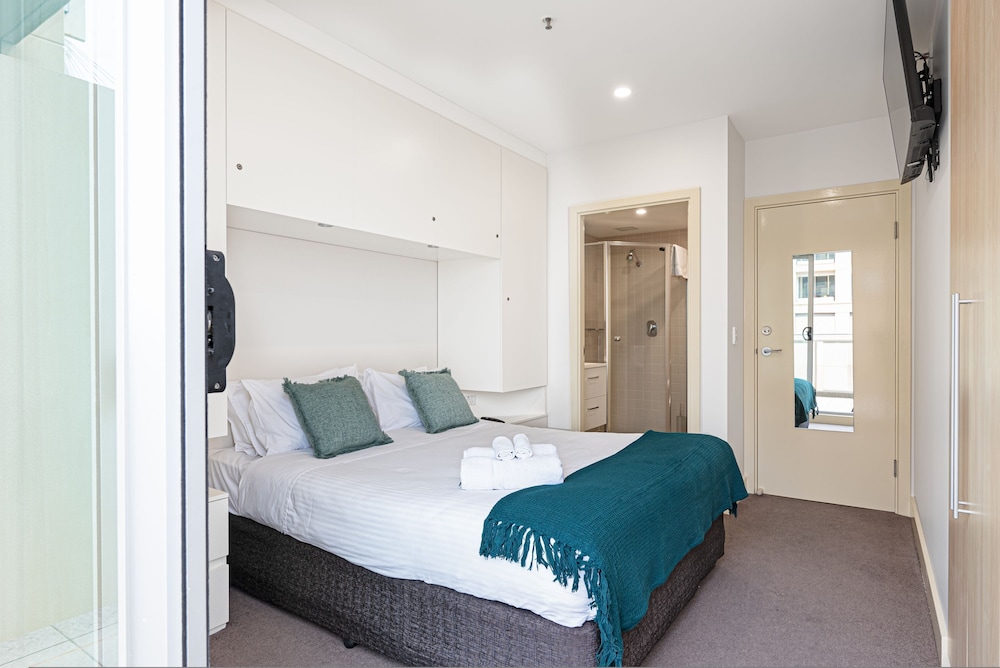 Beachfront Serenity in Glenelg