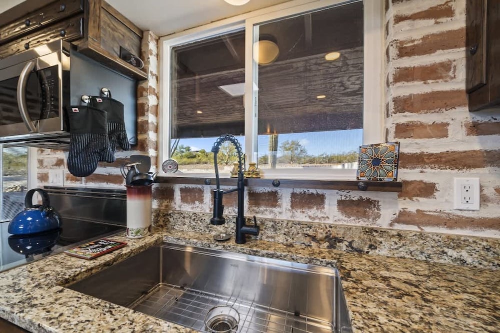 Panoramic Mountain Views Heated Pool 2 Kitchens