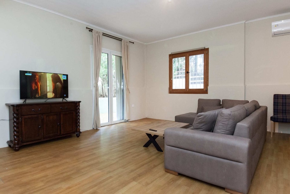 Kifisia Vacations - Family Friendly Comfort 3 Bd in Kifisia - Property Image 12